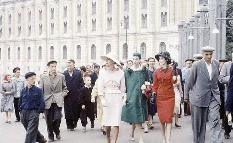 Модели Christian Dior, которые были популярны в 1959 году: влияние на моду в СССР